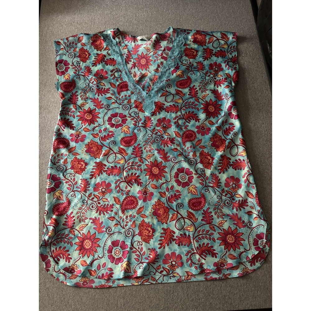 Delicates Woman Nightgown 1X Blue And Red Paisley Floral LaceV-neck Short Satin